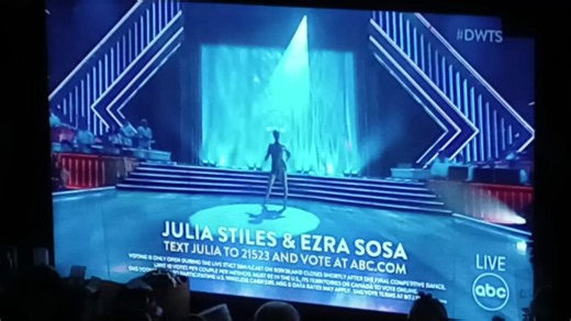Julia Stiles and Ezra Sosa dance the Salsa for Yacht Rock Night on Dancing With The Stars#DWTS #DWTS35 https://t.co/KITaDkAesB