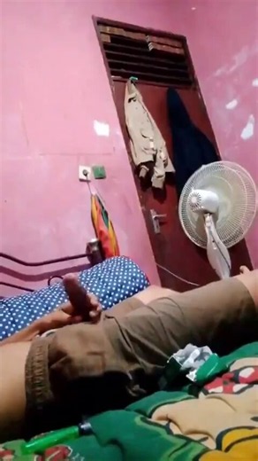 RT @imsarah07: Mom finds son jerking off and immediately jumps to wrap her lips round his cock #milf #taboo #momson #blowjob#caught #jav…
