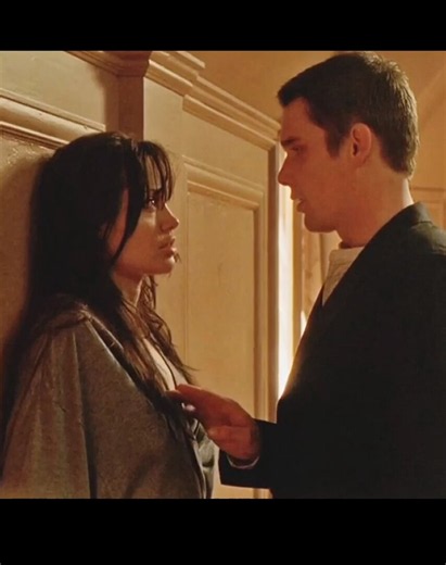 RT @tollyadult: Yet most fav scene of Angelina Jolie is form "Taking Lives (2004)"