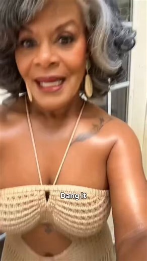 Would you give this chocolate granny some pipe? 👀🍫