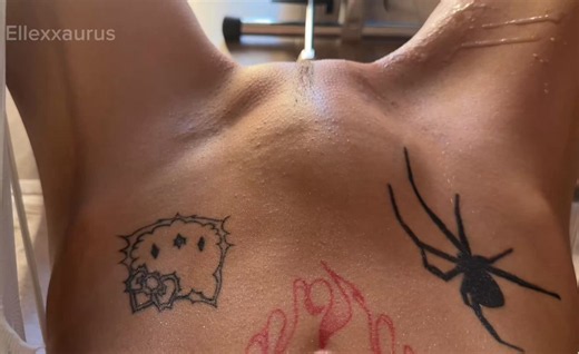 RT @ellexxaurus: who needs hentai when you have ellexxaurus
