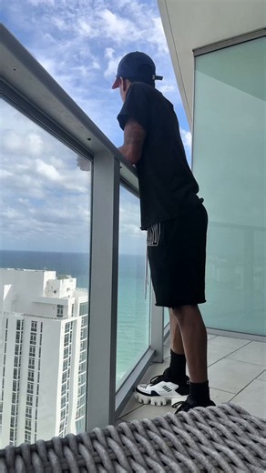 RT @XesBankrollin: Can I cum inside you?