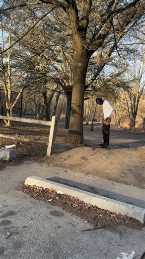 RT @ilovemyday1s: Caught my homie jackin in the park the other morning, so I made him get in the backseat of my car so I could fill him up…