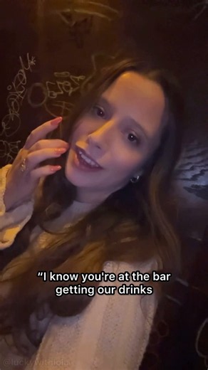 RT @luckywithlola: Flashed my wet pussy in a video from the bar bathroom to my date… and he came straight in to fuck me 😈 Would you have di…
