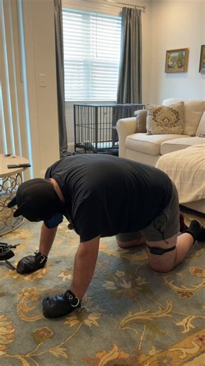 My good boy Tyeman is here serving his purpose. Here is just a small clip of testing his pain tolerance with the shock collar on his thigh! 😈 the full 17 minute video will be uploaded to my https://t.co/swrRoK1t4B shortly. https://t.co/WhVQYt8CJy