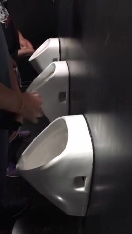 Urinal cruising - video 9 - ThisVid.com