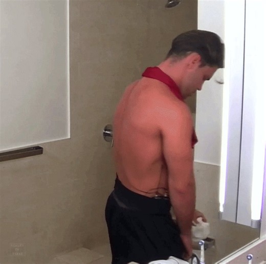 RT @realitytvtease: Oskar Flashing The Tip of His Uncut Cock on Ex on The Beach Sweden🇸🇪🍆❤️‍🔥