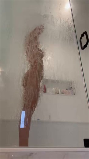 RT @flexapeeler: Join me LIVE in the shower at 11:15 am EDT on https://t.co/nbH4LgYprG 😘💦💦💦