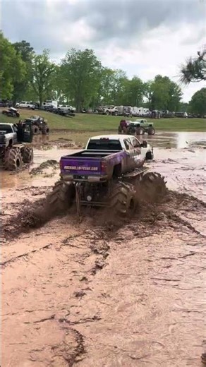 It’s picking UP at Louisiana Mudfest🔥This is just the warmup the real chaos starts this weekend🤘🏻