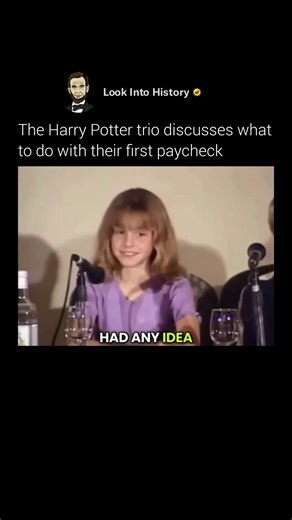 The very first interviews with the young cast of Harry Potter and the Philosopher’s Stone captured a rare moment before global fame changed everything ✨ Daniel Radcliffe, Emma Watson, and Rupert Grint were just kids when they began promoting the film — shy, wide-eyed, and visibly overwhelmed by the sheer scale of it all. In early press junkets and behind-the-scenes clips at Warner Bros. Studios, they spoke about landing their roles and meeting each other for the first time. Radcliffe shared the 