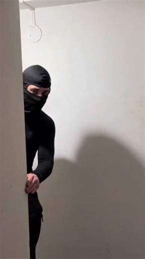 Thief caught me masturbating on the bed🖤>>Full version in the bio
