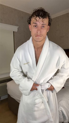 RT @toneturnedtony: RT if we can have rough hotel sex🥵🍆https://t.co/FJJwubtn43