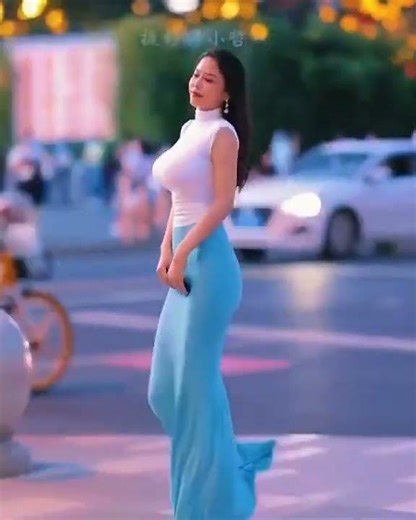 Big boobs bouncing