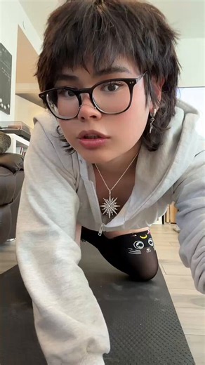 RT @kianavi5: it’s not gay if our balls don’t touch, just put it in me already 😫