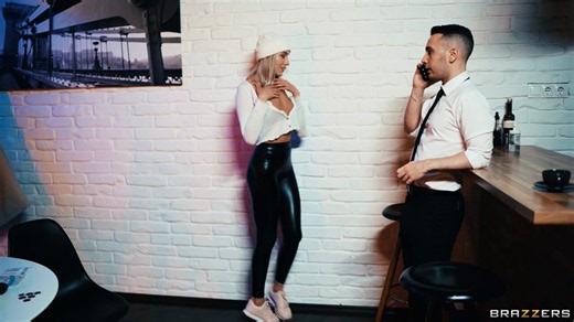 Who can stay focused when @AngelikaGrays is around? Clearly not @RaulCostaxxx ....🔗 https://t.co/vpACpC0h2h