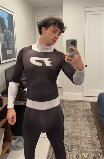 RT @Mostly_luca: Come get me hard 🍼