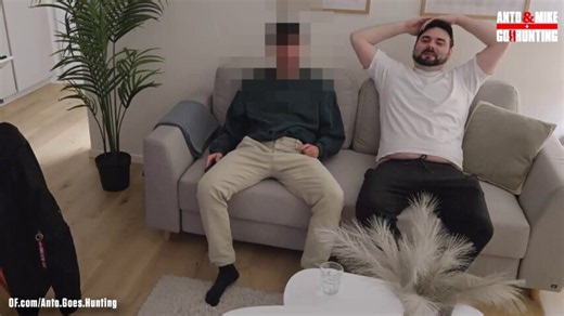 My drunk straight best friend was taking a shower in our Airbnb during the holiday… so I decided to join him, and it turned into his first gay experience 😏