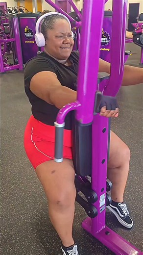 I'm getting ready to go some rounds. Watch me in action win or lose it going to be one hellof a fight. Pov topless boxing, topless bbw vs bbw boxing, mixed boxing, sexual boxing , topless catfights and wrestling https://t.co/9X7ceWwSEF