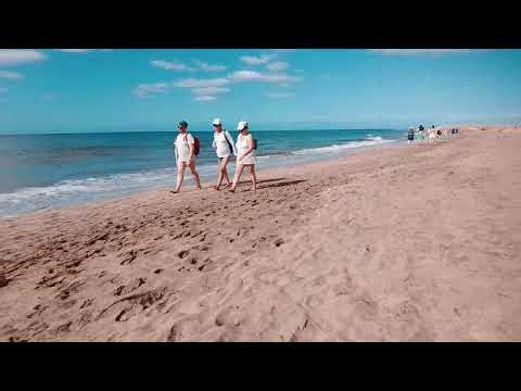 Hot Topless Girls Videos 😎 Beach Walk 🏖️ Vacation Topless Girls 4k #topless #toplessbeach