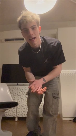 RT @Blondeguy__: Alone and horny in a hotel room 🫣FULL VIDEO HERE ⬇️https://t.co/C9RFFP9E9d#lgbt #gay #boy #horny #twink #viral https:…