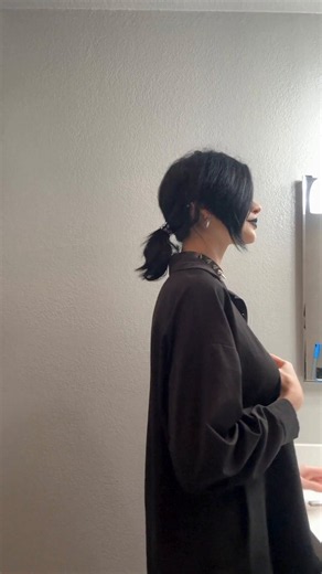 RT @kira_vampiire: Damn, the plumber put a hidden camera and was spying on me in the shower, want to see what he managed to see? 🚿👀Come ov…