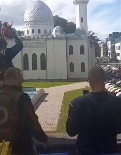 On September 11th, more than 100 bikers gathered near a mosque where Muslims were praying to blast AC/DC music at them! https://t.co/VNiFKBPklm