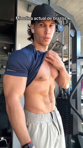 RT @Maurifitness1: Big bíceps for you