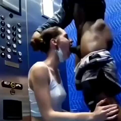 I ran into our neighbor’s sexy daughter in the elevator. I let her taste my big cock. I was amazed by her oral skills. Just as I was about to cum, the door opened. Next time! #snowbunny #public #blowjob https://t.co/fe1p0AV2XK