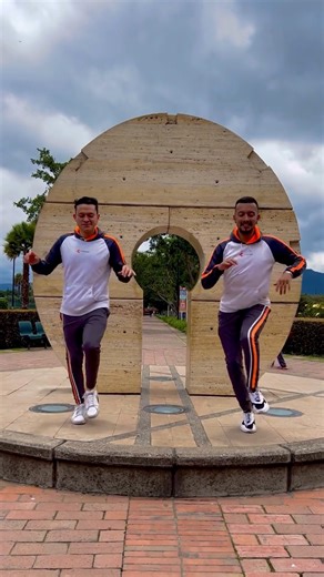 #DeportesCompensar Aquí te dejamos este tutorial de Boogaloo. 💃🏻 Guarda y práctica. 🔥 👉🏻 INSCRÍBETE AHORA https://bit.ly/FbCursosDeBaileCompensar #tutorial #viral #pareja #salsa #latinos #salsa #dance #bienestarintegral #aprendeabailar #salseros #parati #ritmoslatinos #baile #bailecito | Compensar Recreación, Cultura y Deporte