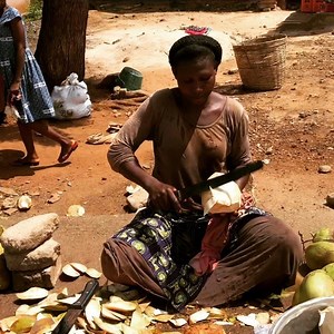 67 reactions · 15 shares | FRESH CUT COCONUTS & COCONUT WATER IN ACCRA GHANA! #accra #ghana #ghanaafrica #LanceScurv #Kwadwo #coconutwater | LanceScurv | Facebook