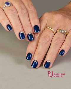 18K views · 117 reactions | Blu metallizzato e cristalli Swarovski per far brillare le tue unghie. | Passione Beauty Italy | Facebook