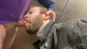 Public restroom - video 12