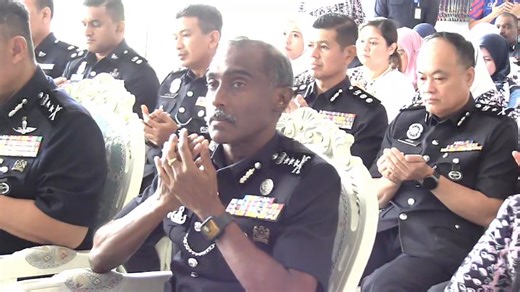 VIDEO PILIHAN : SUMBANGAN BAKUL KASIH BSN KEPADA PDRM JOHOR #PrihatinPDRMJohor #LikeShareFBPolisJohor #FollowInstagramPolisJohor_Official | Polis Johor