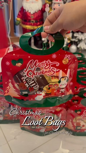 Christmas Loot Bags Ideas, Self-lock / Zip Lock Bags #ChristmasLootBags #ChristmasWrapper #christmasgiftsideas | Cherrylyn Pablo