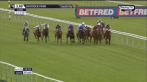 Queen Of The Pride holds onto the lead after a late challenge from Lady Boba in the Betfred Nifty 50 Lester Piggott Fillies' Stakes with Oisin Murphy onboard for the John & Thady Gosden stable! 👏 | Haydock Park