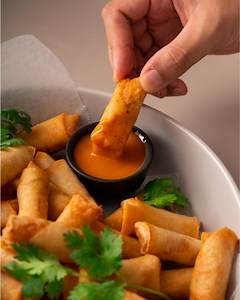 Mama Noi's Mini Prawn Spring Rolls 😂👌💃🏻🌶🔪🚀 | Marion Cooks Asian Food Classics