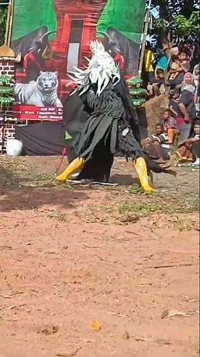 Rajawali ndadi kena pecut terbang #ndadi #jaranan #bantengan #barongan