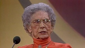 Dr. Elizabeth Bagshaw honoured for birth control advocacy