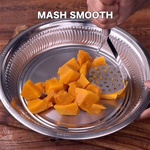 Onion Paratha: bit.ly/2TU49We Lachha Paratha: bit.ly/3Tr5mWB Cabbage Paratha: bit.ly/2Yc8DcZ Paneer Paratha: bit.ly/3vz1MMb Onion Paratha recipe | Pyaz Ka Paratha | Pyaaz Paratha with detailed photo and video recipe. An onion-stuffed Indian bread recipe, ideally suited for daily lunch or breakfast. Like any other paratha recipe, the onion besan masala is stuffed inside the dough and prepared by roasting it on low flame. It is typically served or eaten without any side dish, but it can be served 