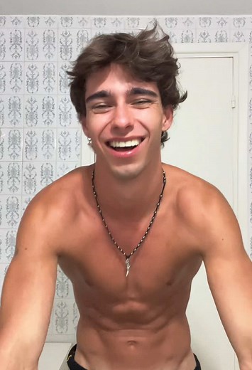 Chicos Lindos y Gays en Argentina e Italia