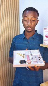 KIT SPÉCIAL FEMME 💕🎁 Pour la femme qui aime la douceur… et pour l’homme qui veut lui offrir une belle attention. Dans ce coffret, tu as : ⌚ Montre A16 Plus : 12 000 F 🎧 Écouteurs Love 01 : 8 000 F 👉 Total normal : 20 000 F 🔥 OFFRE PROMO : 15 000 F seulement ✅ Livraison gratuite à Ouagadougou 📦 Pour les autres villes : expédition possible (frais à la charge du client) ➡ Pour commander, clique sur « Commander » ➡ Tu seras contacté pour confirmer la livraison ou l’expédition 💰 Paiement à la 