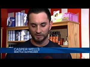 Casper Wells signs for Sandy relief