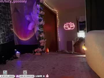 lucy_gooosey chaturbate toying live webcam