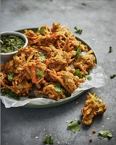 Crispy pakoras = my kinda vegetarian food | Marion Grasby