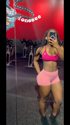Come hit back and Bi with me!! #gym #shorts