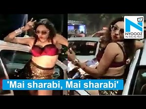 Topless drunk girl creates ruckus on Jaipur streets, blows flying kisses