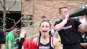 Bearcats cheerleaders, band pump up fans