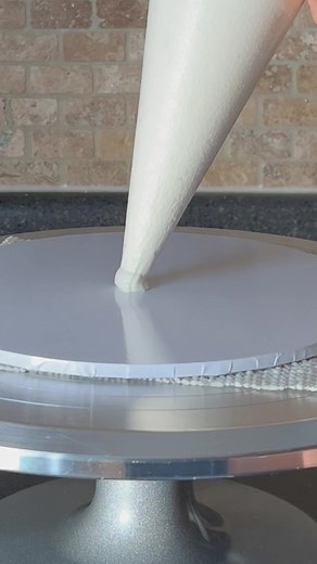 Jersey shore cake #caketutorial #cake #cakesofinstagram #cakestagram #cakeart #cakedesign #jerseyshore #jerseyshorecake #leopardcake #cheetahcake | Sarah Rosa Cakes