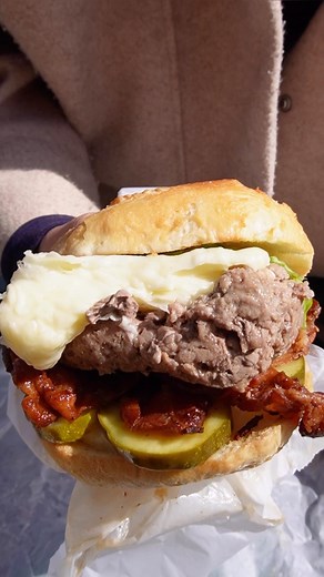 Have you ever tried a famous CT steamed cheeseburger? They are topped with cheese and cooked via steaming 🍔 they’re hard to find outside of central CT! • • • #sistersnacking #sistersnackingct #ct #ctfoodie #ctfood #ctfoodlovers #ctfoodies #ctfoodtrucks #ctfoodlover #eastcoastfeastcoast #eastcoastfoodies #newengland #burger #burgers #meriden #meridenct #steamedcheeseburgers #cheeseburger #cheeseburgers | Sistersnacking