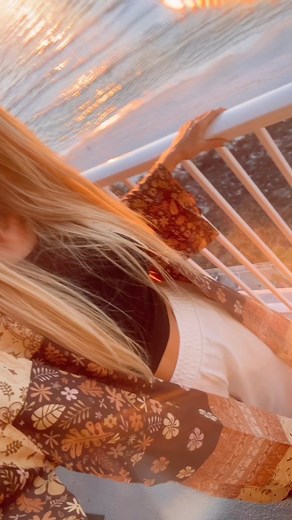 How the Desert Silk Maxi Shirt transitions a cozy cotton Malibu pant to a free spirited look. #flippiehippie | Flippie Hippie